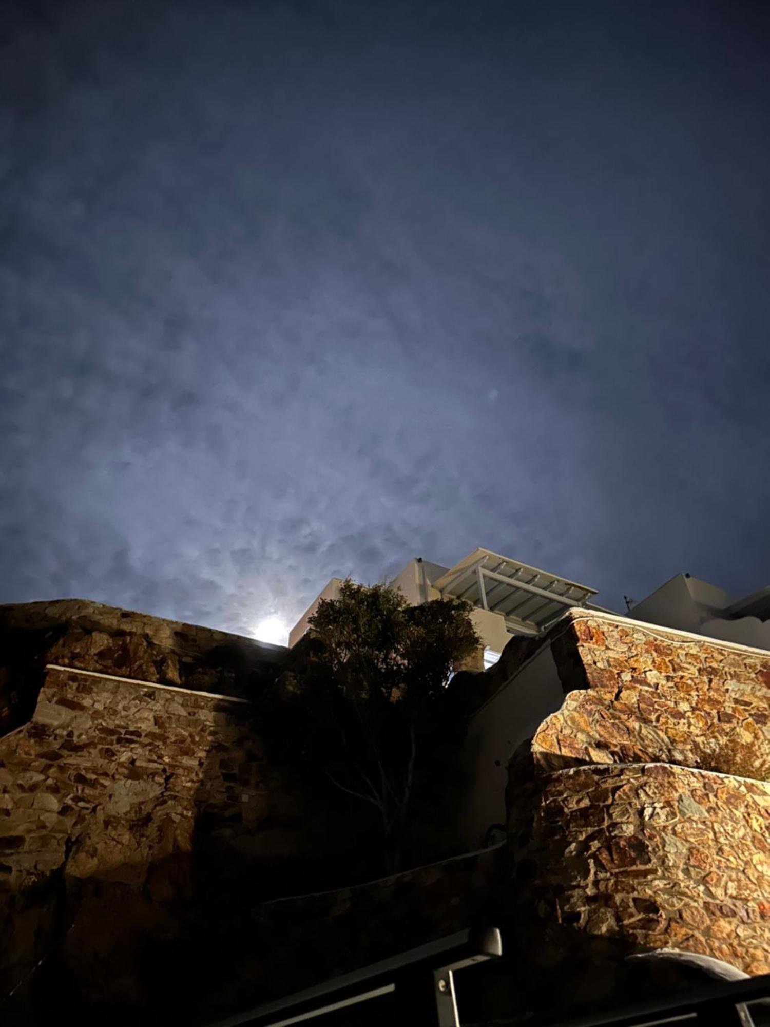 Amfitriti Serifos Livadi  Bagian luar foto