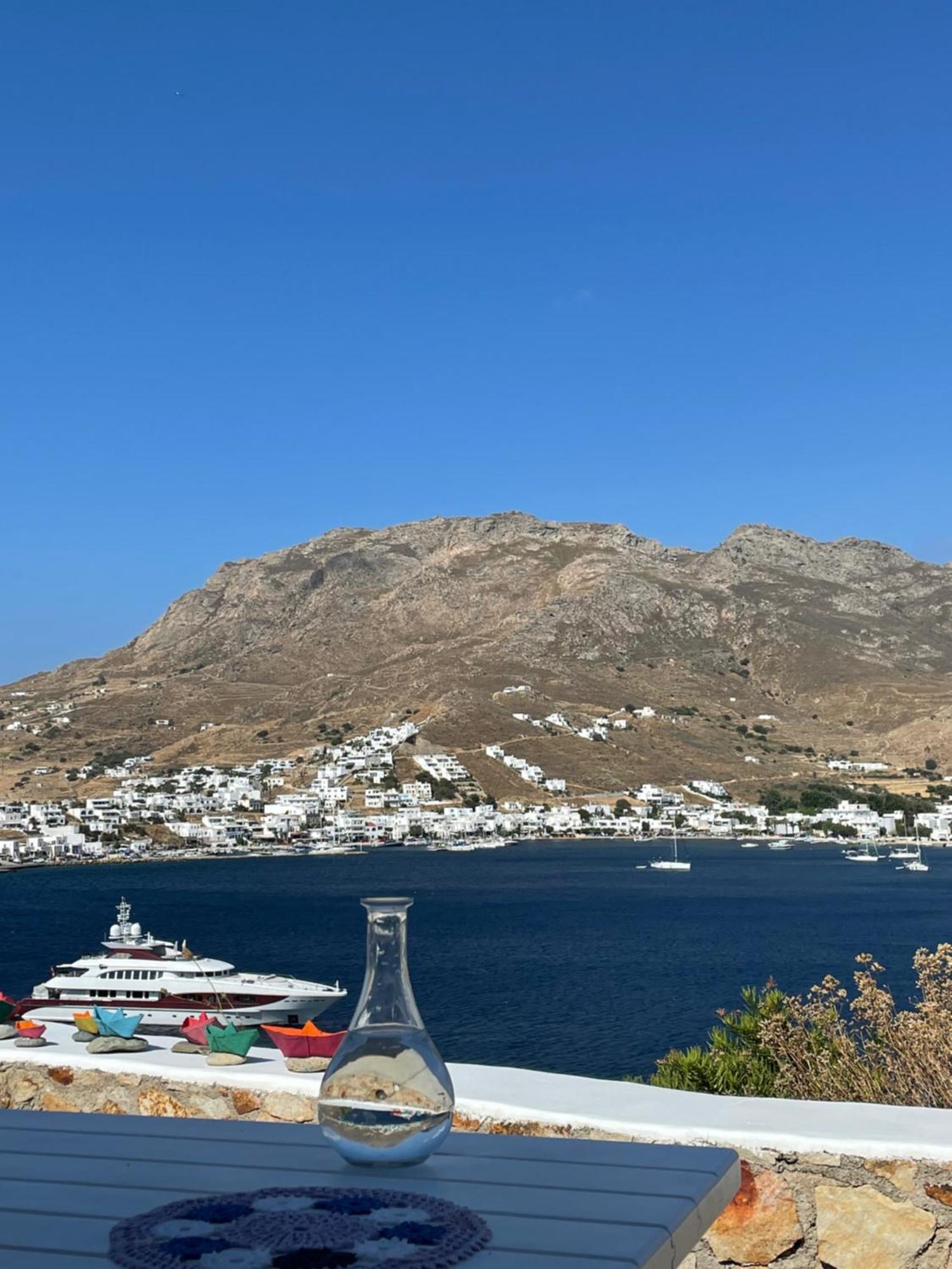 Amfitriti Serifos Livadi  Bagian luar foto
