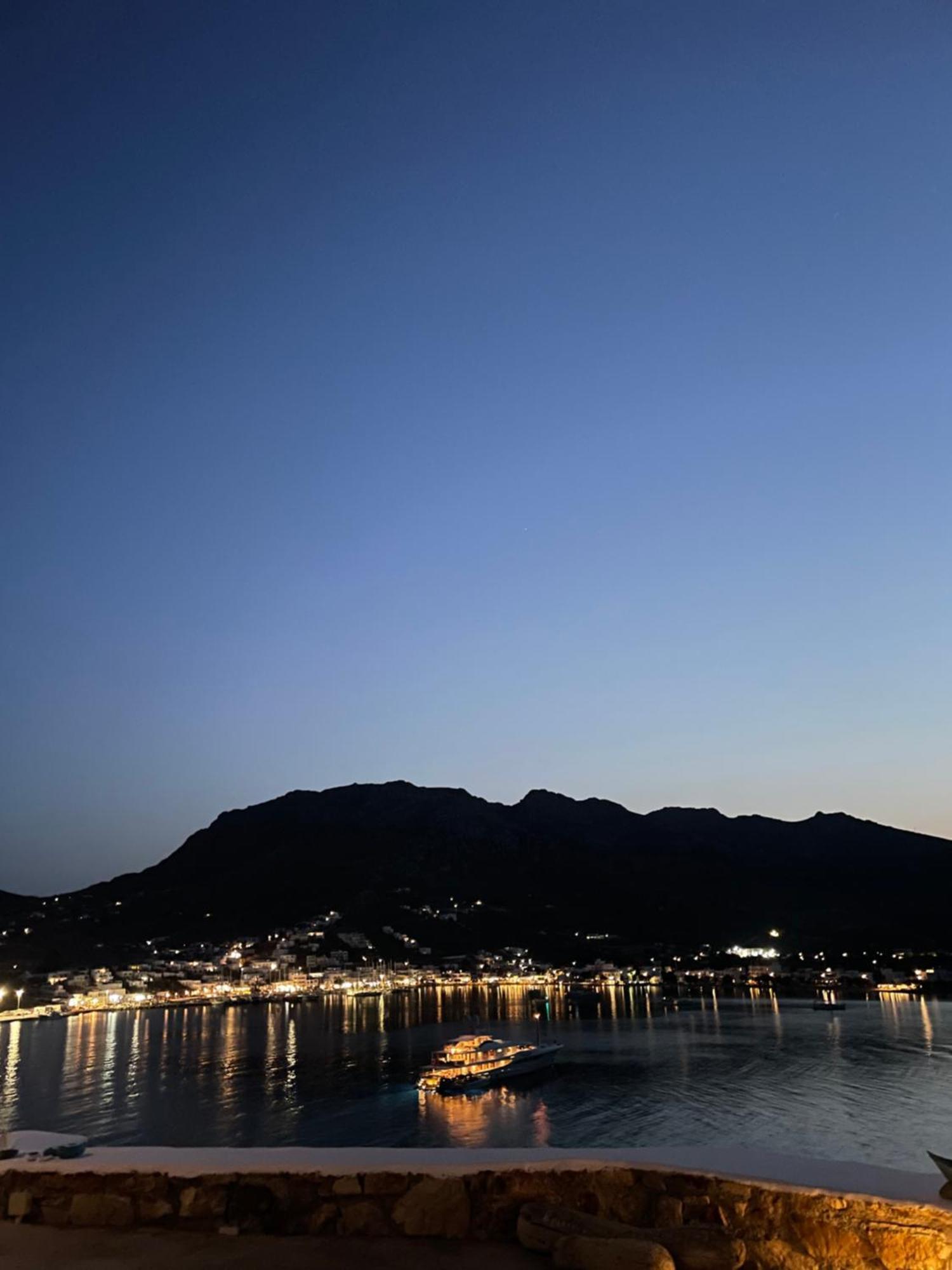 Amfitriti Serifos Livadi  Bagian luar foto