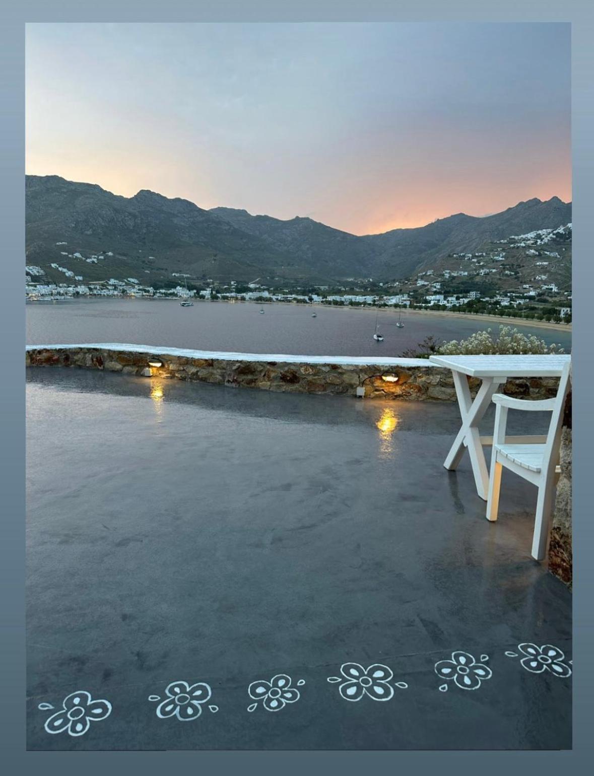 Amfitriti Serifos Livadi  Bagian luar foto