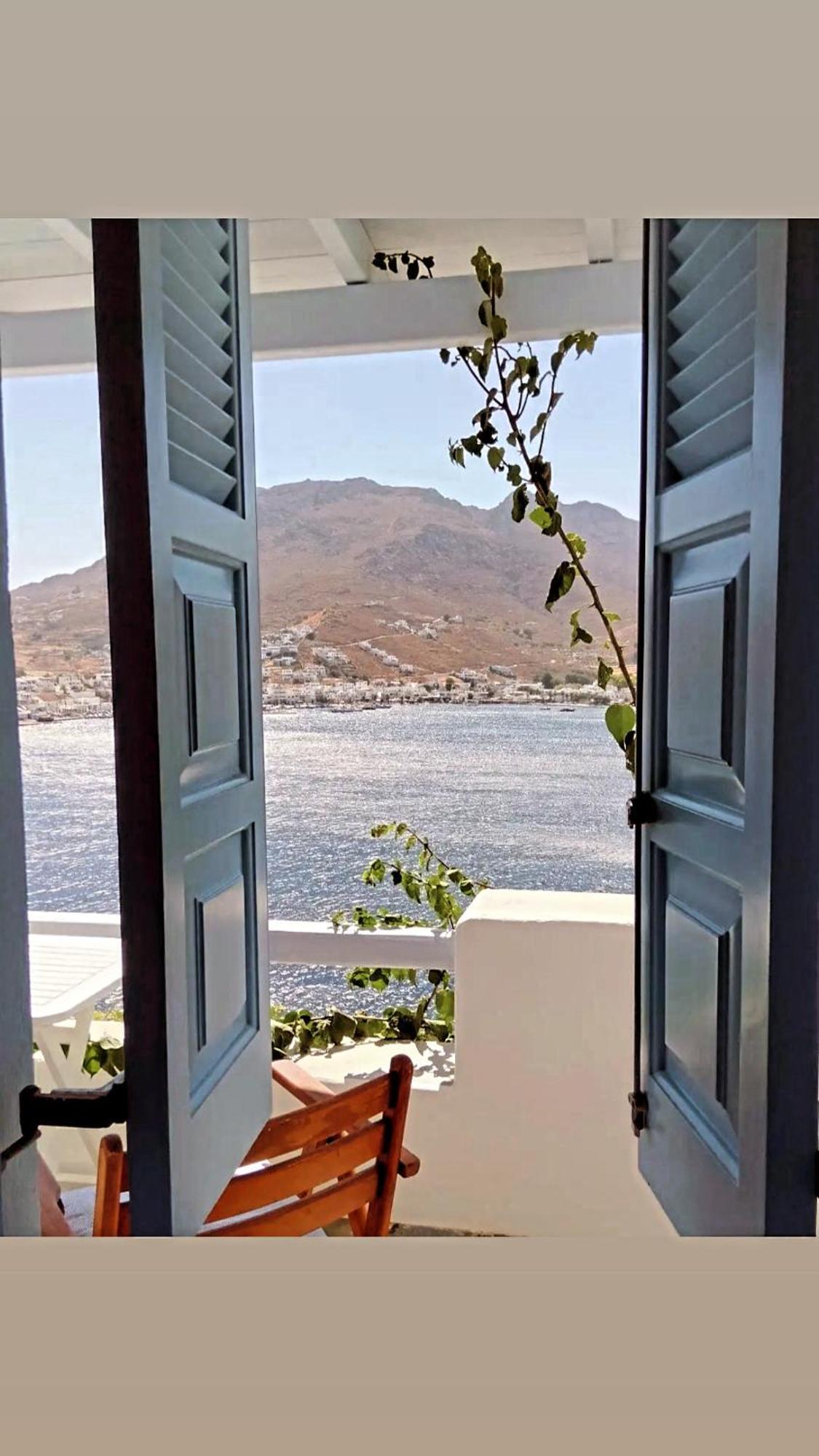 Amfitriti Serifos Livadi  Bagian luar foto