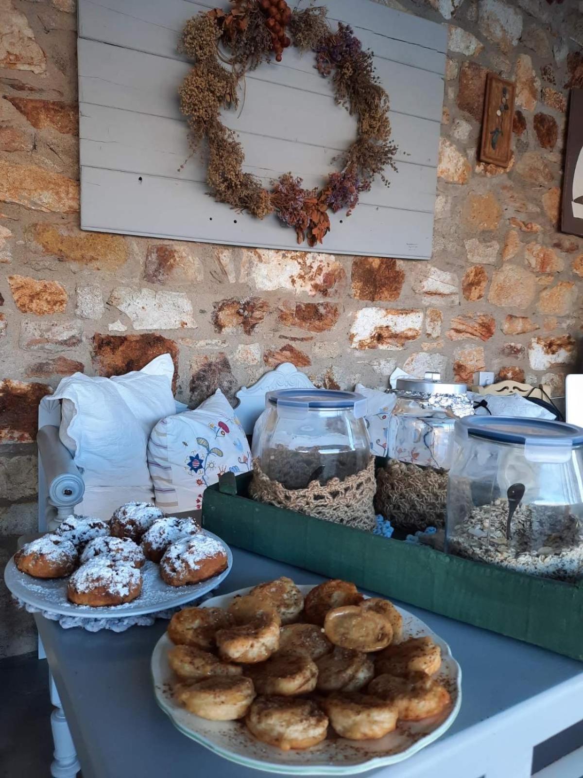 Amfitriti Serifos Livadi  Bagian luar foto