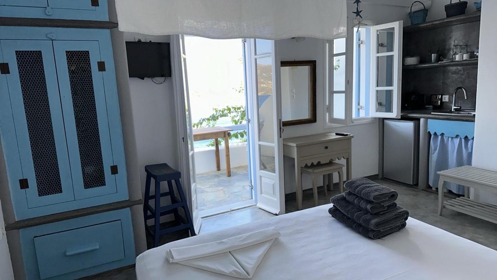 Amfitriti Serifos Livadi  Bagian luar foto