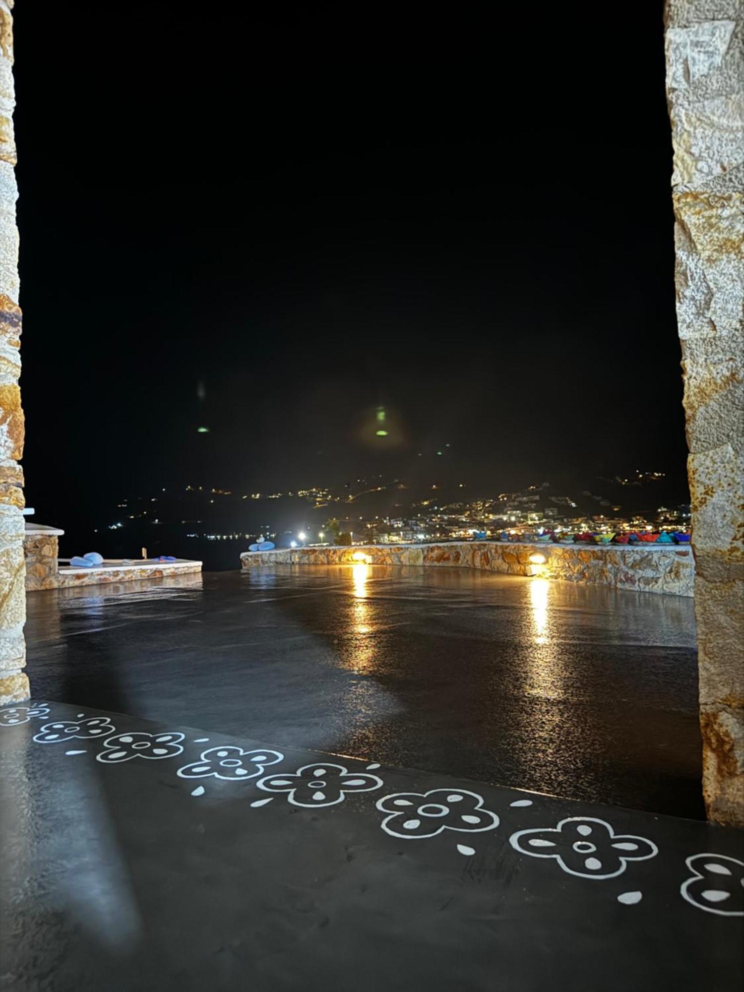 Amfitriti Serifos Livadi  Bagian luar foto